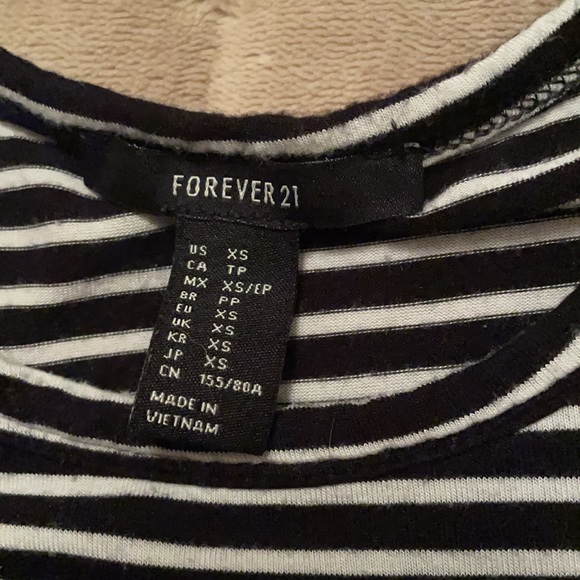 striped crop top - Picture 2 of 2